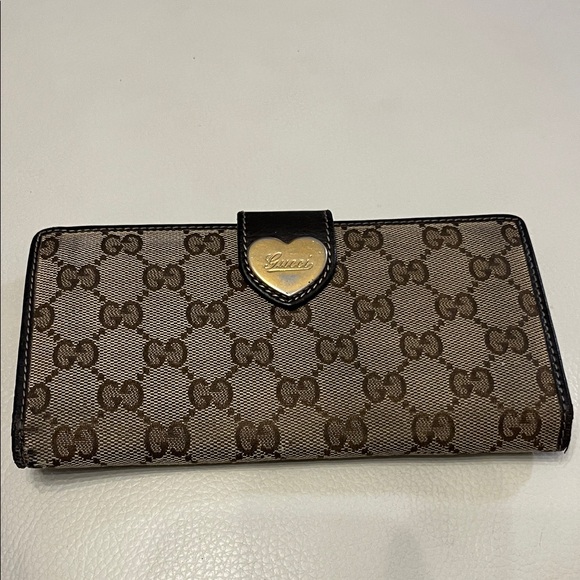 Gucci Vintage Beige/Brown GG Canvas Wallet with Gold Heart Snap